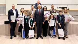 В Магнитогорске чествуют юных победителей международных соревнований по робототехнике