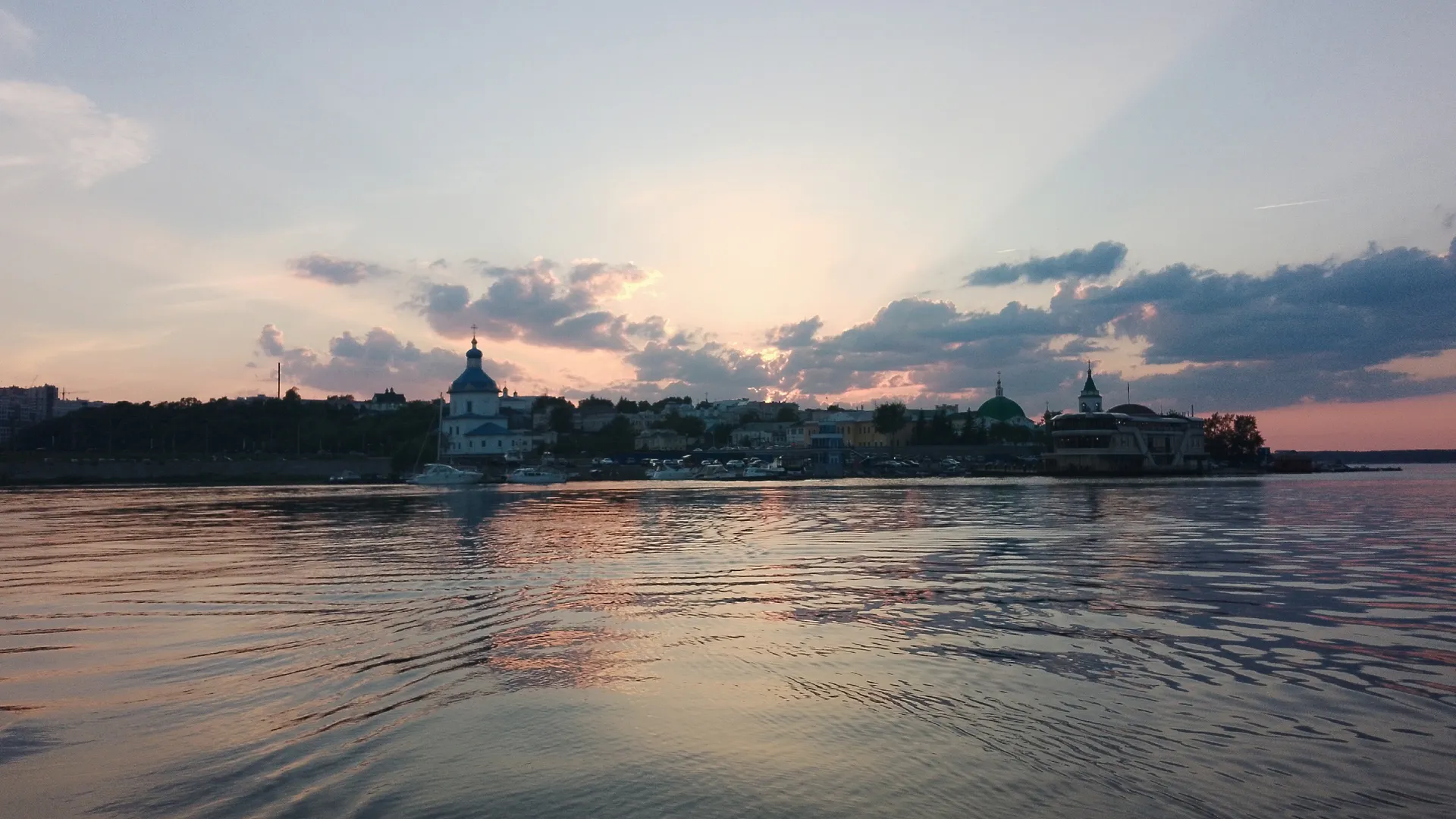 «Июль даст всем прикурить». Синоптики раскрыли прогноз на середину лета