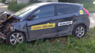 В ДТП с участием такси на Михайловском шоссе пострадали четыре человека-фотографии очевидца