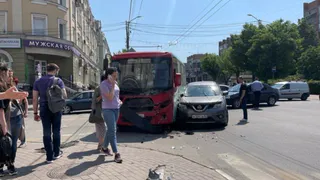 На улице Ленина в Рязани произошло ДТП с участием маршрутки №73