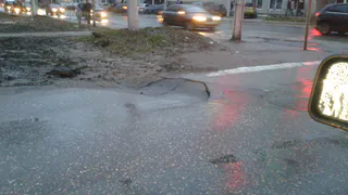 В Рязани снова провалился асфальт