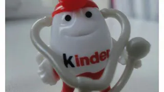 Студентка из Рязани рассказала, как найти в киндер-сюрпризе нужную игрушку