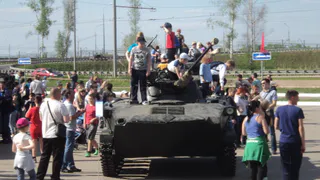 Празднование Дня Победы у ТЦ "М5 Молл" (фото + видео)