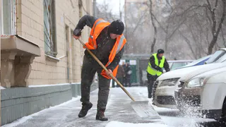 Как добиться уборки двора жилого дома от снега