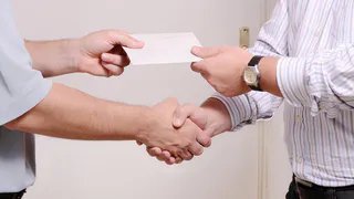 Скоро в нижнекамском МФЦ заработает окно по приёму заявлений о «серой» зарплате