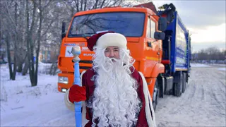 Сказочные персонажи борются за чистоту: в Рязани ездят праздничные мусоровозы