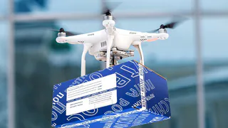 Квадрокоптер, с помощью которого "Почта России" пыталась доставить посылку, разбился