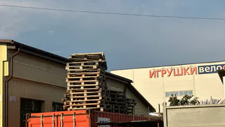 Жители жалуются на строительный мусор вокруг школы в Кораблинском районе