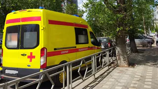 В Рязанской области машина въехала в отбойник