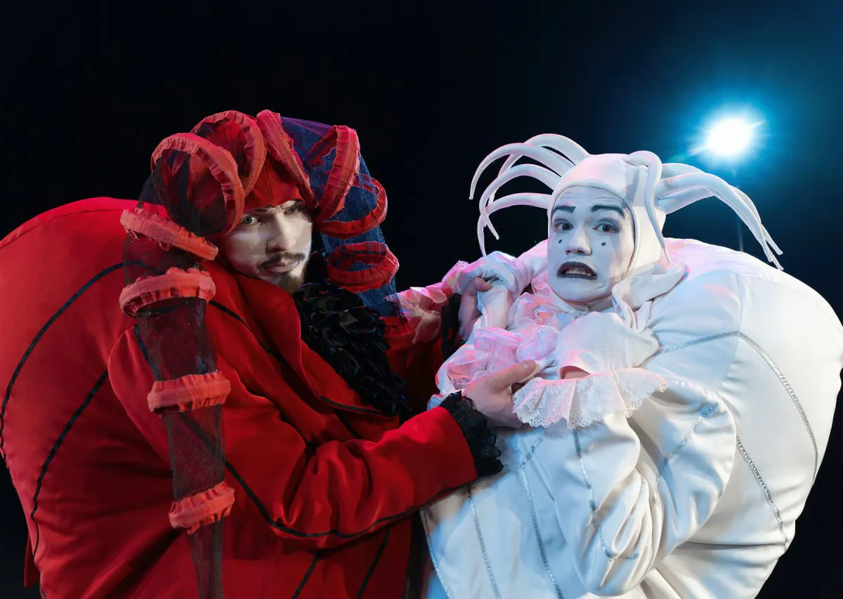 Фестиваль уличных театров стартует в магнитогорском «Притяжении»: незабываемые новогодние постановки в центре города