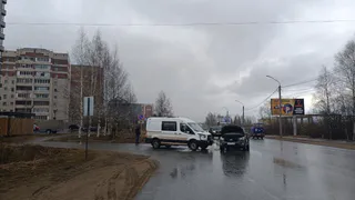 В Сыктывкаре в ДТП с микроавтобусом пострадала девочка 