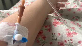 Челябинка, собравшая на лечение больной раком дочери 30 миллионов, сообщила о смерти ребенка