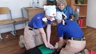 В Магнитогорске девушки из сандружин реанимировали "Максима" и перевязывали раны