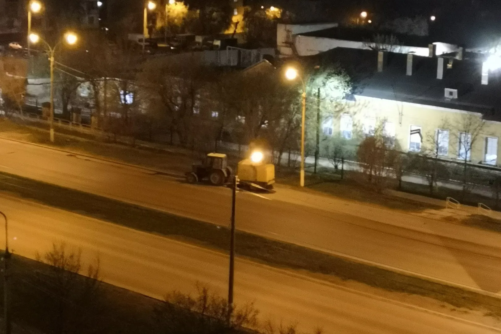 Житель Магнитогорска недоволен шумом от трактора на Московской улице