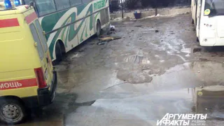 В Рязани во время ремонта автобуса придавило водителя