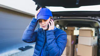 На перекрестке в Рязани «Газель» сложилась пополам