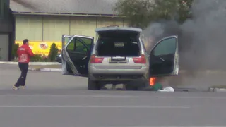 В Рязани около ТЦ "Круиз" горела иномарка