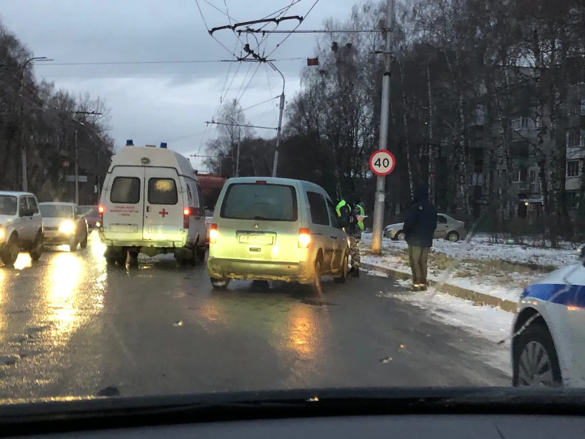 В Пензе ищут скрывшегося после аварии водителя