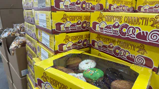 К этим товарам в Светофоре не только я присматриваюсь: коробка воздушных круассанов по акции 1+1 за 167 руб - настоящий сладкий клад