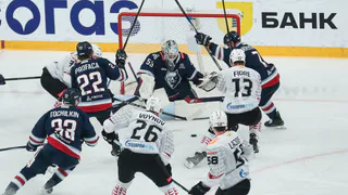 «Нефтехимик» проиграл «Авангарду» в первом домашнем матче плей-офф