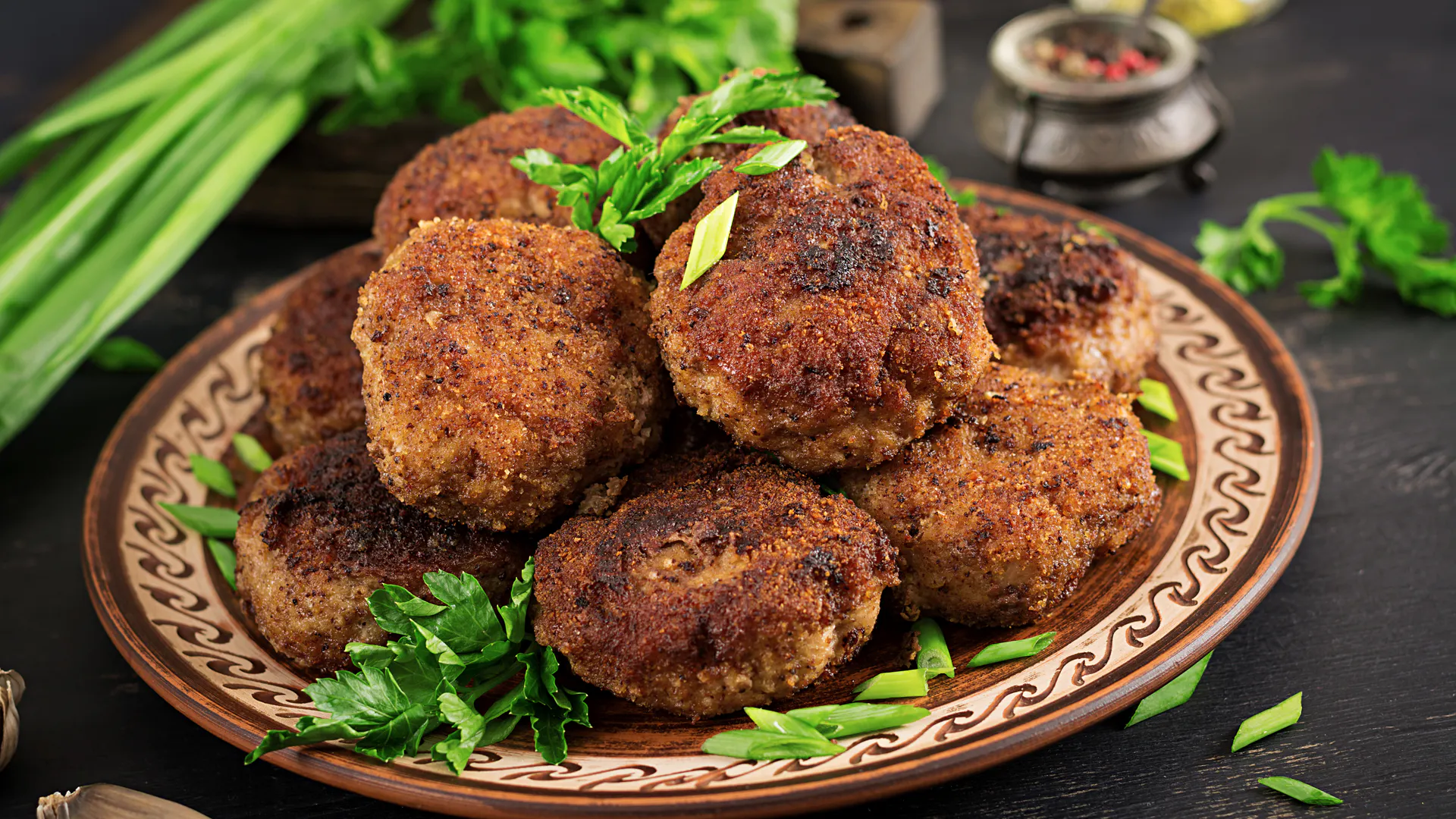 Кладу 2 ложки в фарш, и котлеты становятся сочными и воздушными: кулинарный лайфхак от шефов