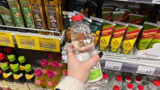 В октябре сразу же покупаю 3 л уксуса — и не мучаюсь, как городские: подсказал старичок из деревни — дома спокойно всю зиму