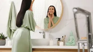 Чтобы зеркало в ванной не запотевало