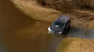 Под Брянском утонула иномарка