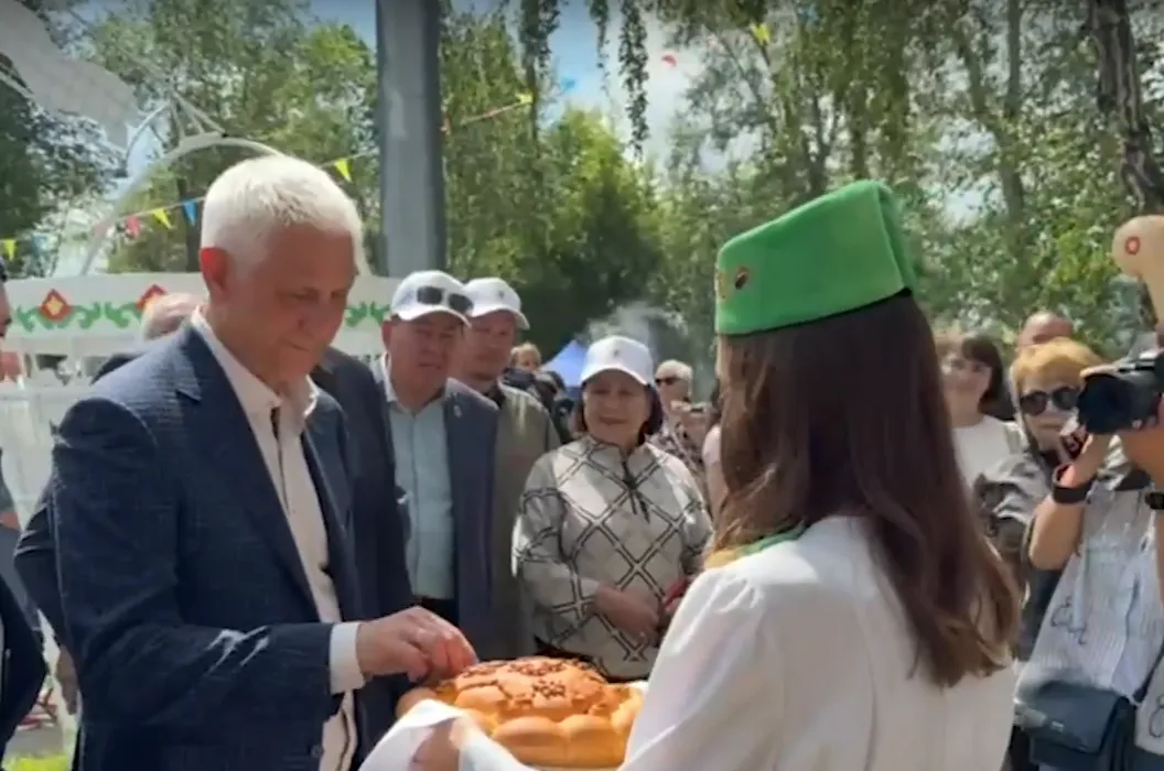 Магнитогорск захлестнул яркий водоворот Сабантуя