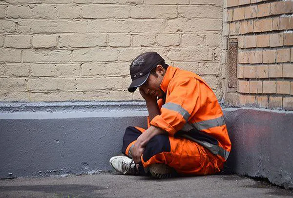 Зарплаты мигрантов превысили зарплаты россиян в два раза