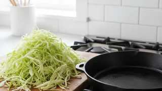 Жарю белокочанную капусту лишь так – никто не понимает, из чего это блюдо, но все очень хвалят