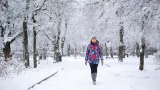 Оттираю "тоналку" с воротника куртки за пару движений: пользуюсь регулярно — не остается ни следов, ни разводов

