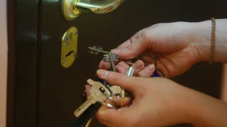 Перепутали "ъ" и "ь": администрация едва не отобрала у рязанского сироты жилье