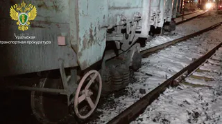 Четыре гружёных полувагона сошли с рельсов на станции "Металлургическая" в Челябинской области