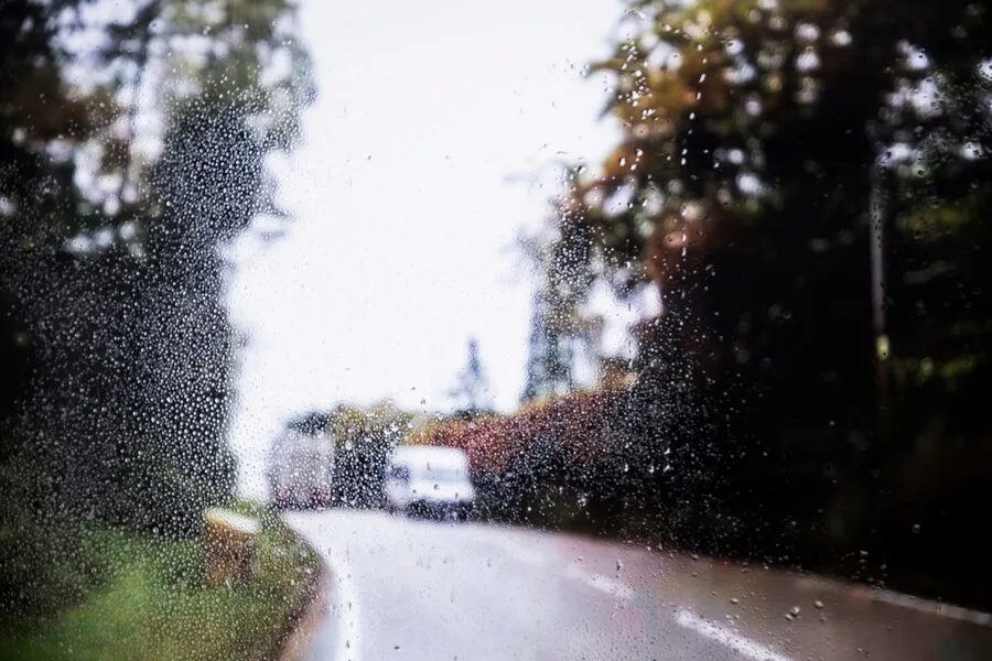 Объявлено штормовое предупреждение: ураган с градом обрушатся на Челябинскую область