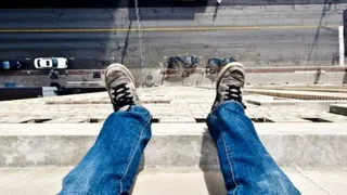 В Татарстане женщина упала с балкона