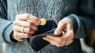 Низкие зарплаты предложено не облагать НДФЛ