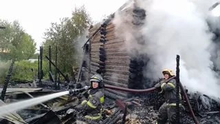 На пожаре в Коми пострадала женщина: к ЧП привело курение