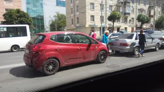 В центре города столкнулись сразу четыре автомобиля