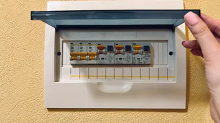 Придут домой без стука и оштрафуют сразу на 5000 рублей: массовые проверки ЖКХ ждут в мае