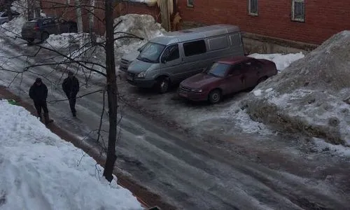 Нижнекамцы жалуются на горы снега во дворах