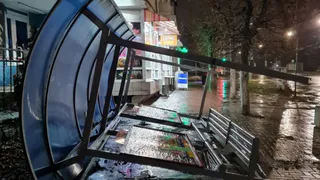 Жители Рязани продолжают публиковать видео с последствиями ночного урагана