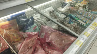 Ученые назвали самую опасную  рыбу — напичкана чем попало, а мы его покупаем каждый день и детям даем 