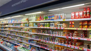 Пальмовая гадость в ярком брикете: Роскачество назвало марки сливочного масла, которые нельзя покупать