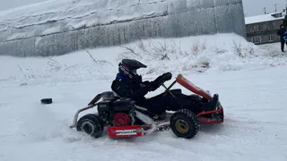 В Усинске юные гонщики показали мастерство в спринт-слаломе