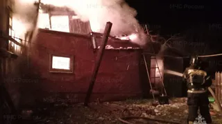 В Карабанове от мощного пожара сгорел частный дом в 190 «квадратов»