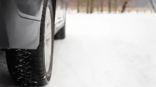 Эксперты отмечают рост цен на зимние шины и рекомендуют приобретать их раньше
