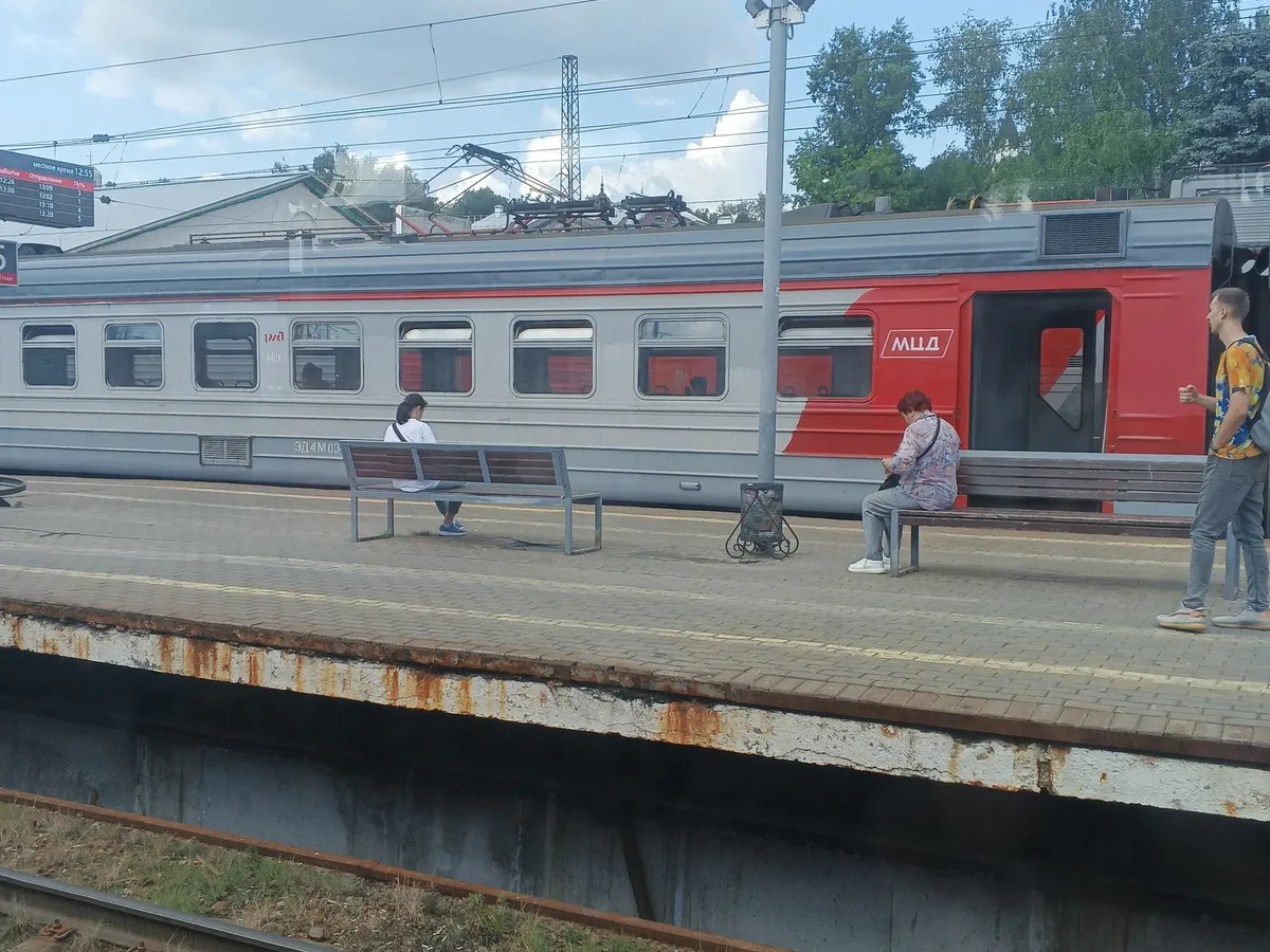 Думал, что плацкарт - это верх неудобства, но купейный вагон неприятно удивил: какие места в поезде могут испортить всю поездку