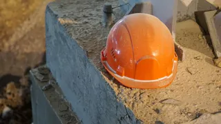 От падения трубы на брянской птицефабрике тяжело пострадал рабочий