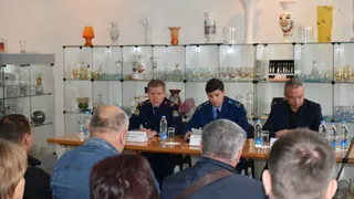 Сотрудникам Никольского завода задолжали более 1 млн рублей по заработной плате